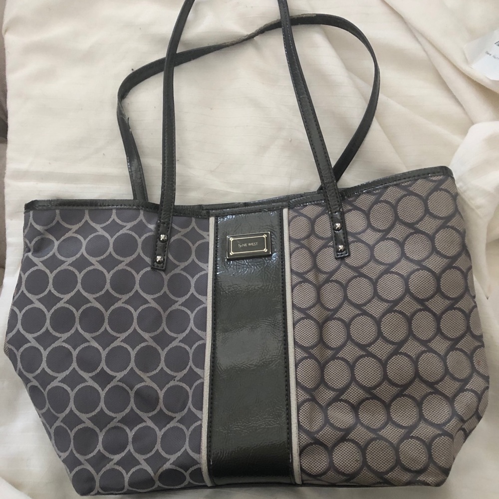 Medium sized Nine West geometric bag